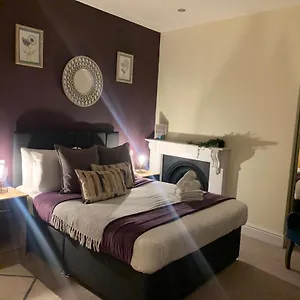 beautiful-2-bedroom-apartment-in-central-bath.tophotelsbath.com/